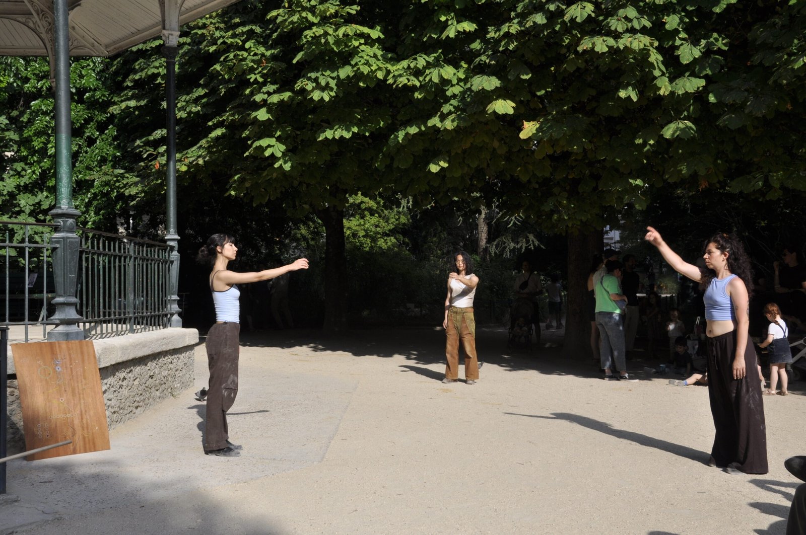 Parisa Mousavi x MINERVA, vue de performance